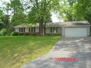 835 Cardinal Dr, Jackson, WI 53012-9404