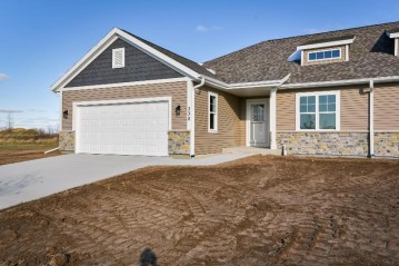 330 E Redding Cir, Belgium, WI 53004