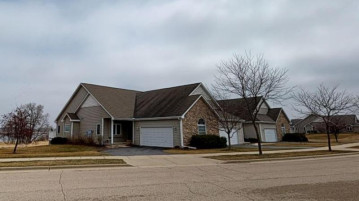 674 Waters Edge Dr 4, Whitewater, WI 53190