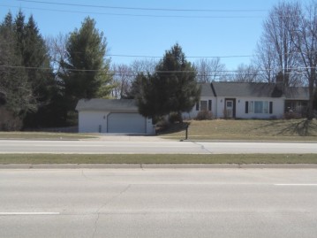 20035 W Greenfield Ave, New Berlin, WI 53146-1309