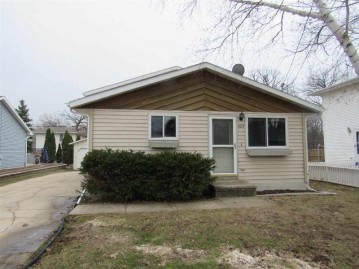 1013 Adams Avenue, Oshkosh, WI 54902-3415