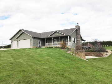 N7872 Louise Ln, Randolph, WI 53956