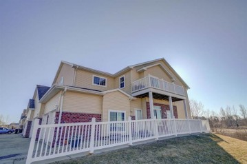 102 Paradise Cir, Marshall, WI 53559