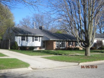 805 Kentucky St, Racine, WI 53405-2309