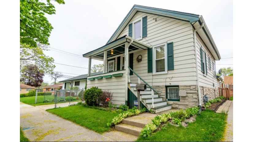 429 S 91st St Milwaukee, WI 53214 by Homeowners Concept $129,900