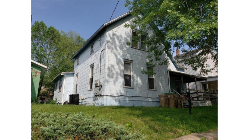 207 High Street Chippewa Falls, WI 54729 by Cb Brenizer/Chippewa $105,000