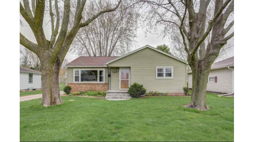 664 Gerald Ave Sun Prairie, WI 53590 by Re/Max Preferred $199,900