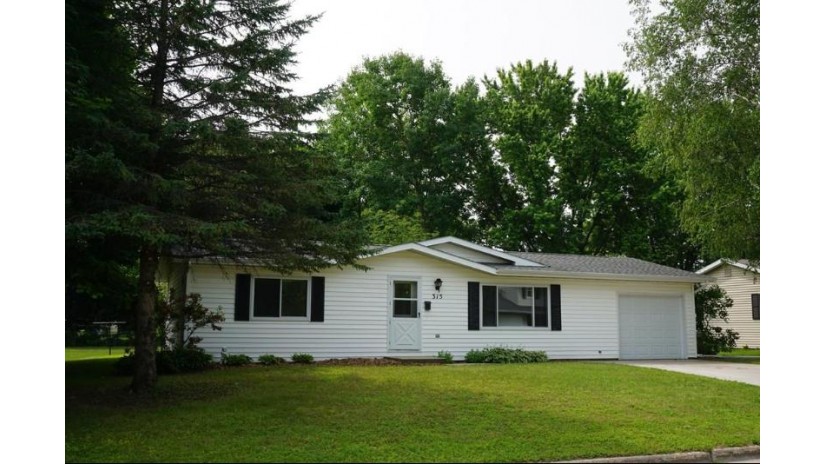 315 W Walnut Dr Sturgeon Bay, WI 54235 by Welcome Home Realty $119,000