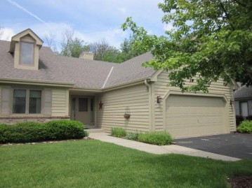 5397 Wolfberry Cir, Greendale, WI 53129-1066