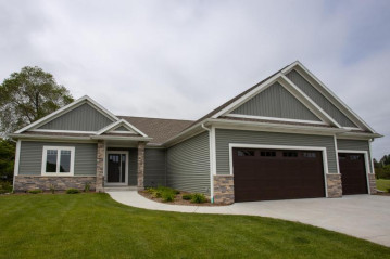 W226S9393 Ripple Brook Ct, Big Bend, WI 53103-9217