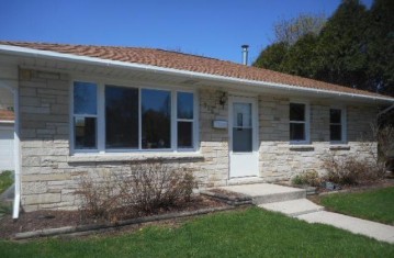 308 S Moreland Blvd, Waukesha, WI 53188-4910