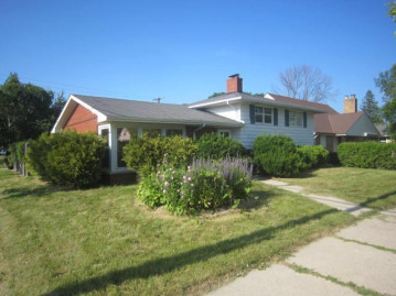 924 Montclair Dr, Racine, WI 53402-3436