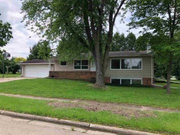 75 Grove Street, Clintonville, WI 54929-1038