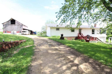 11643 E B-C Townline Rd, Bradford, WI 53525-8706