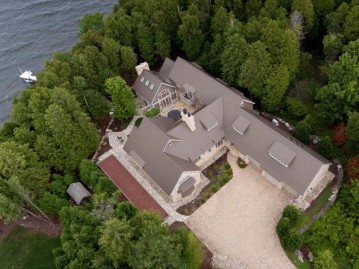 8015 White Cliff Rd, Egg Harbor, WI 54209