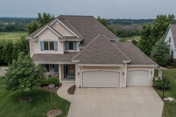 2218 Deer Path, Waukesha, WI 53189-8238