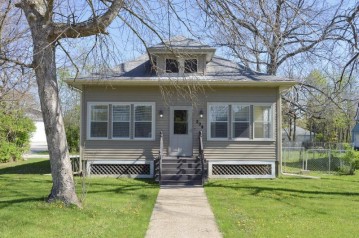 204 E North St, Silver Lake, WI 53170-1652