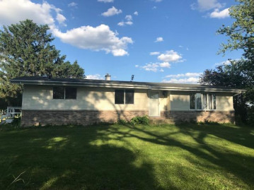 N2232 Peters Rd, Sharon, WI 53585