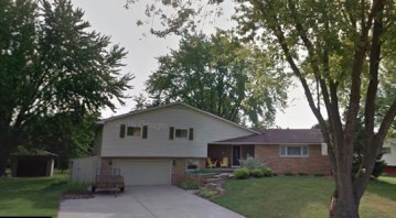 1447 Stead Dr, Menasha, WI 54952-1642