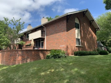 450 E Beaumont Ave 2001, Whitefish Bay, WI 53217-4868