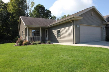 1175 Robin'S Nest Ct, New Holstein, WI 53061-1692