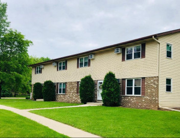 325 Meadowbrook Dr 379, Fredonia, WI 53021-9305