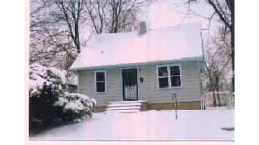 4910 N 48th St Milwaukee, WI 53218 by Berkshire Hathaway HomeServices Metro Realty $34,000