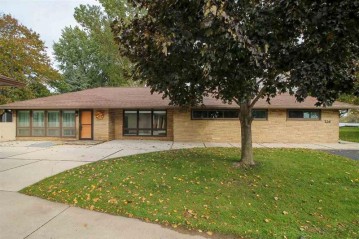 726 Lakeshore Drive, North Fond Du Lac, WI 54937-1551