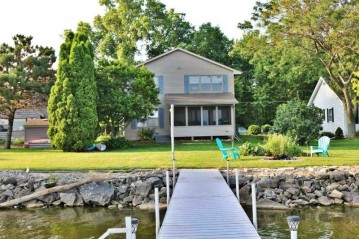 1521 Cowling Bay Road, Vinland, WI 54956-9720