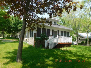 201 N Harrison St, Waupaca, WI 54981