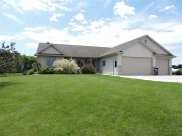 W2199 Rustic Rd, Lomira, WI 53006