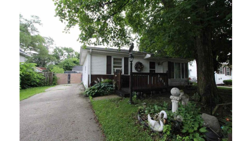 1915 S Glen Ave Beloit, WI 53511 by Shorewest Realtors $66,900