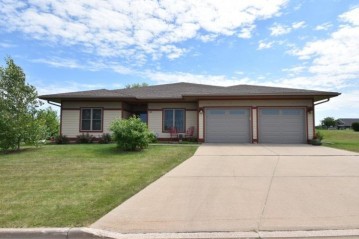 201 Diamond Oaks Dr, Dodgeville, WI 53533