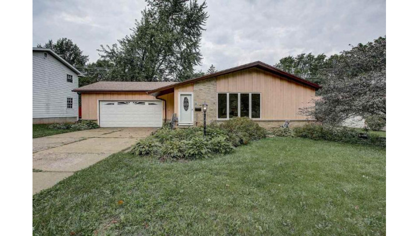 1114 Frisch Rd Madison, WI 53711 by Realty Executives Cooper Spransy $275,000