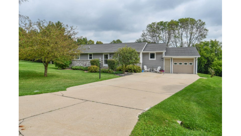 113 Apostle Ct Neosho, WI 53059 by Shorewest Realtors $249,900