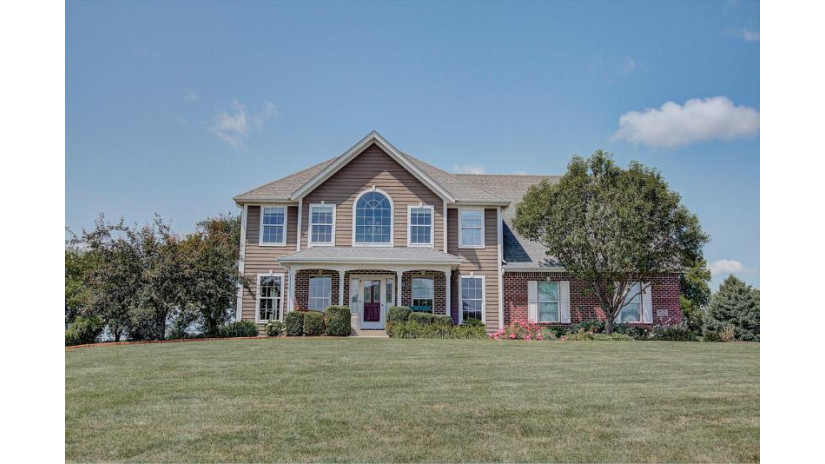 W279N5723 Walnut Grove Dr Lisbon, WI 53089 by First Weber Inc - Menomonee Falls $539,900