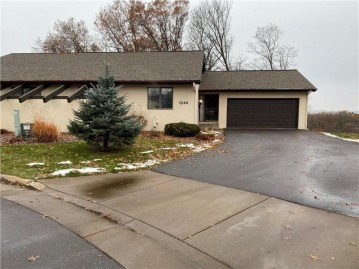 1044 Village Square Square, Altoona, WI 54720