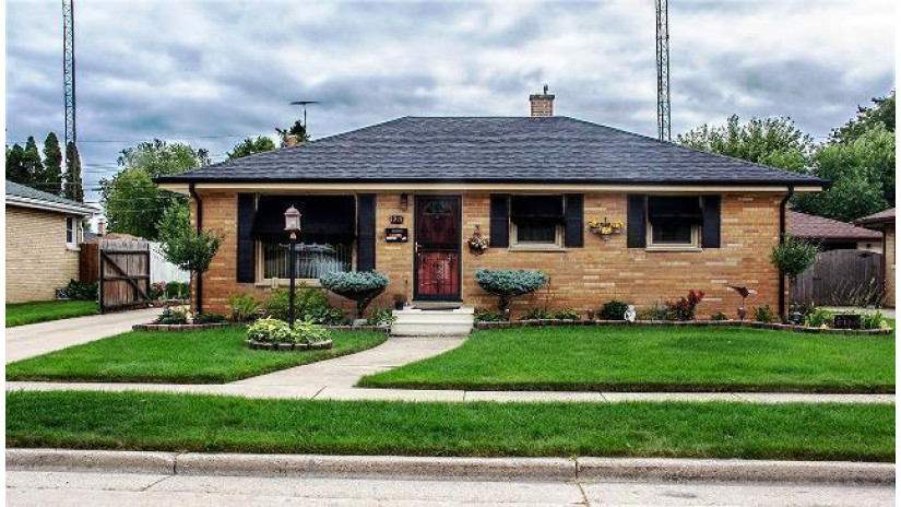 1915 24th St Kenosha, WI 53140 by Berkshire Hathaway Home Services Epic Real Estate $194,900