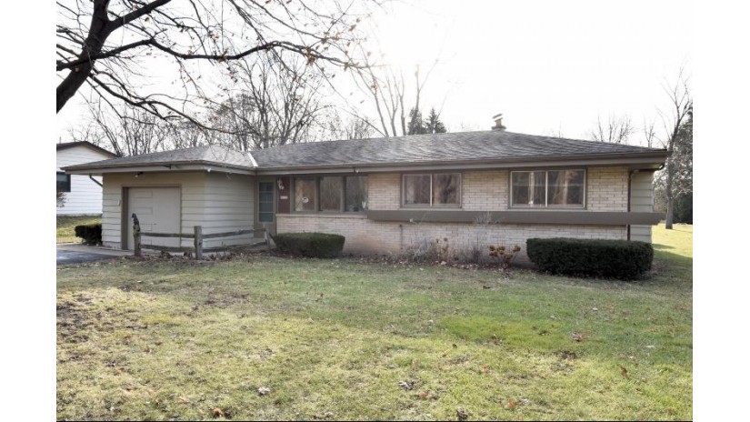 13723 W Cold Spring Rd New Berlin, WI 53151 by Homeowners Concept $199,900