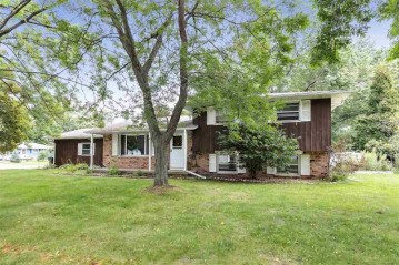 1203 Monterey Trail, DePere, WI 54115