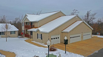 231 Countryside Court C, Waupaca, WI 54981-2210