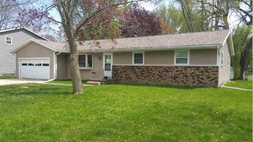 1471 Donald Dr Sun Prairie, WI 53590 by Century 21 Affiliated $229,900