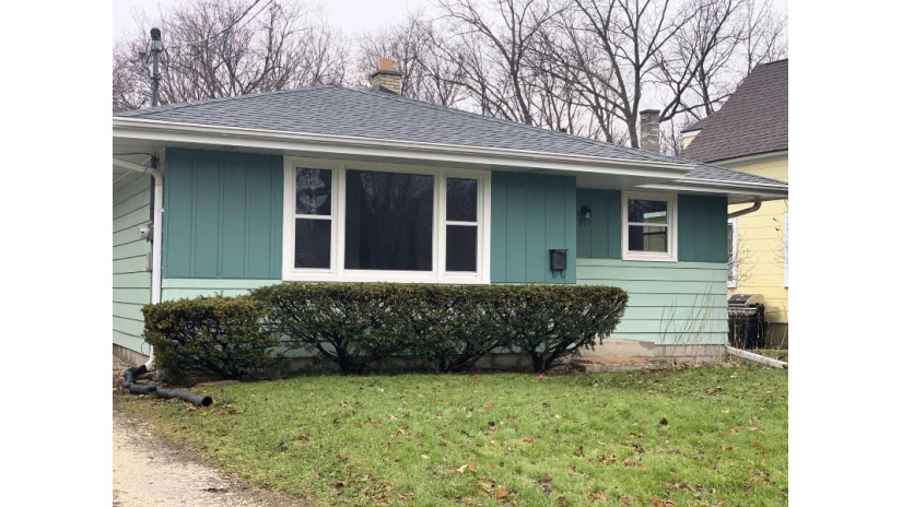 817 Eales Ave Waukesha, WI 53186 by Smart Asset Realty Inc $194,900