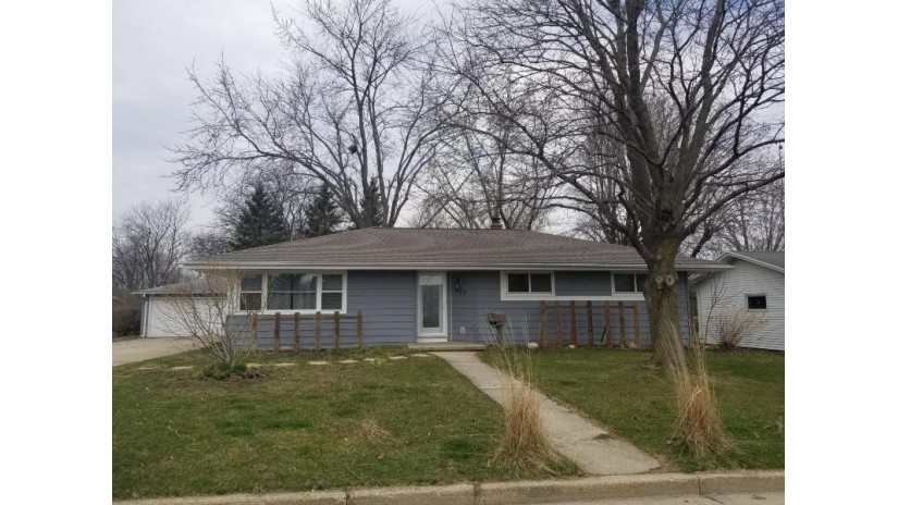 720 Meadow Ln Mayville, WI 53050 by Coldwell Banker Real Estate Group-Mayville $149,900