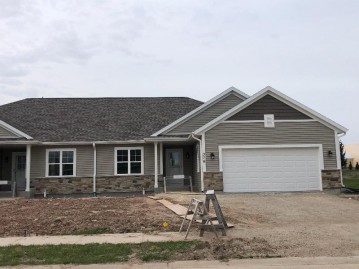 376 N Redding Cir, Belgium, WI 53004