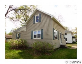 1632 Wilson St, Menomonie, WI 54751