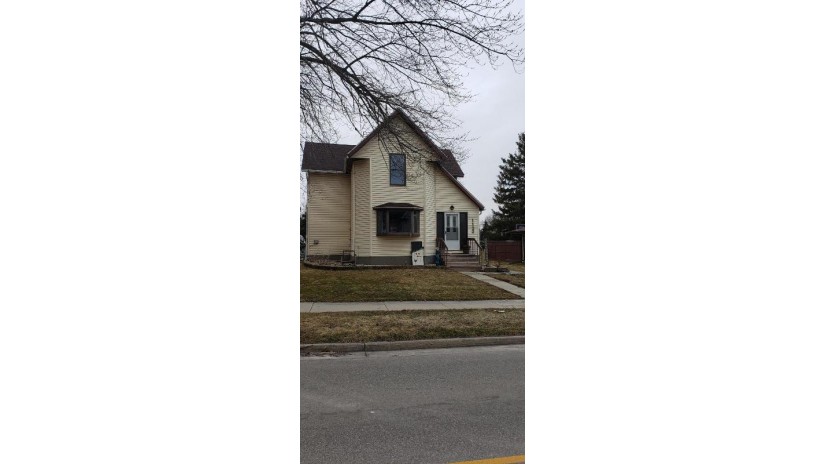 1122 W Main St Lomira, WI 53048 by RE/MAX Heritage $149,000