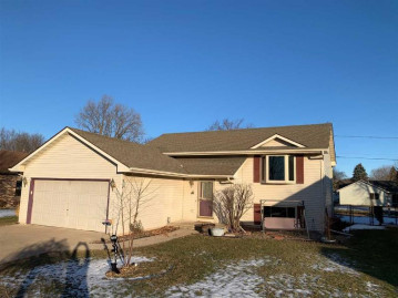 1251 Wheatfield Way, Oshkosh, WI 54904