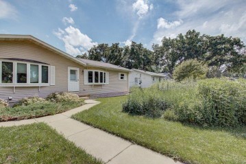 303 W North St, Dodgeville, WI 53533