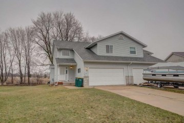 124 Lakewood Terr, Marshall, WI 53559